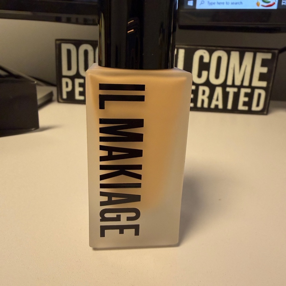 IL MAKIAGE Woke Up Like This Foundation - Picture 4 of 6